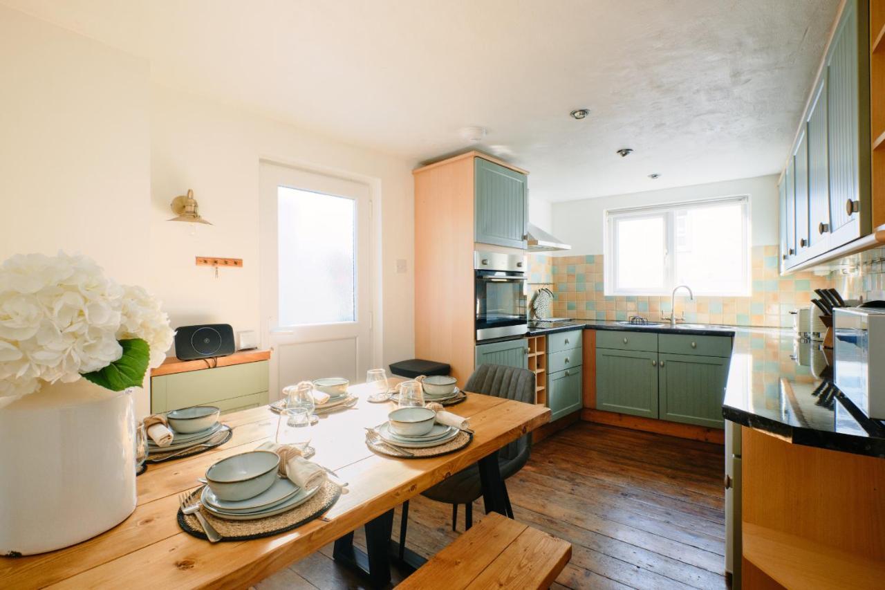 Finest Retreats - Scallop Cottage 포스레번 외부 사진