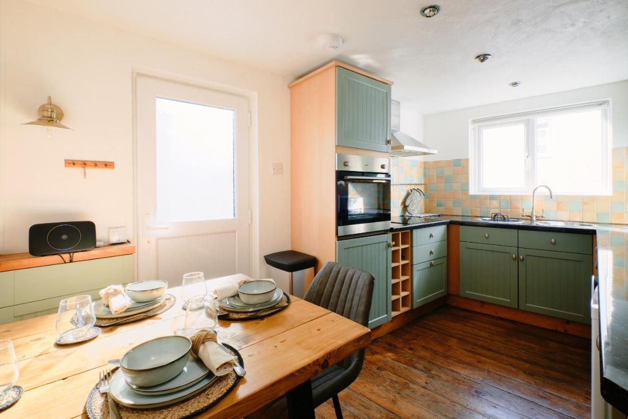 Finest Retreats - Scallop Cottage 포스레번 외부 사진